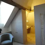 维尔赛特城堡酒店